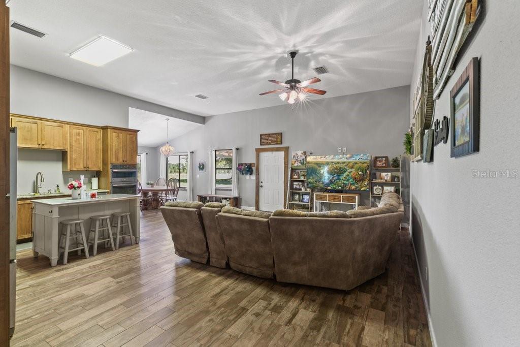 641 E STATE ROAD 100, SAN MATEO, FL, 32187