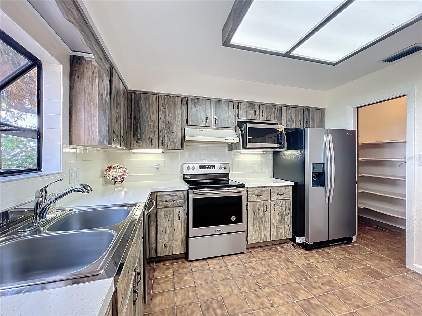 35312 W GRIFFIN DR, FRUITLAND PARK, FL, 34731