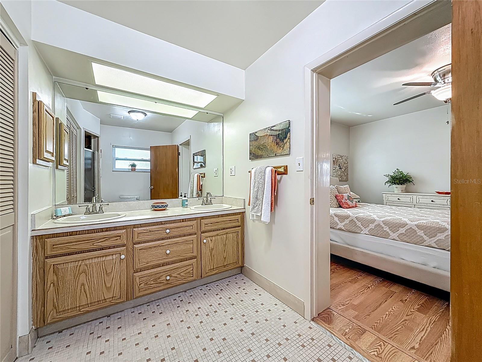 3702 W WALLACE AVE, TAMPA, FL, 33611