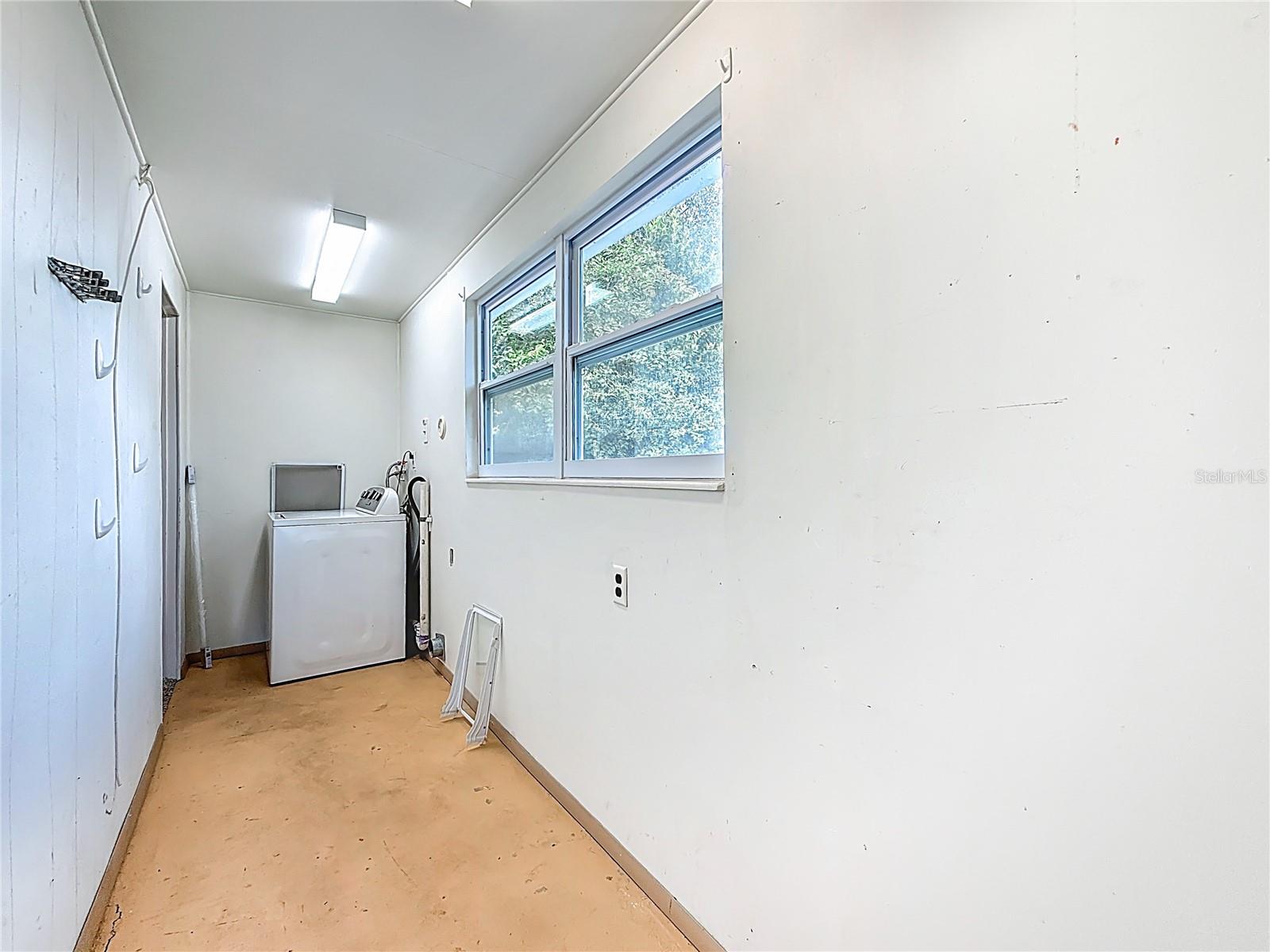 3702 W WALLACE AVE, TAMPA, FL, 33611