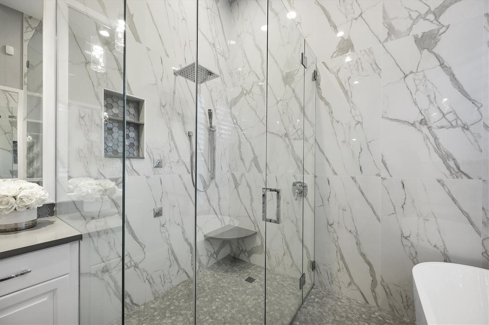 A4663948 Property Photo