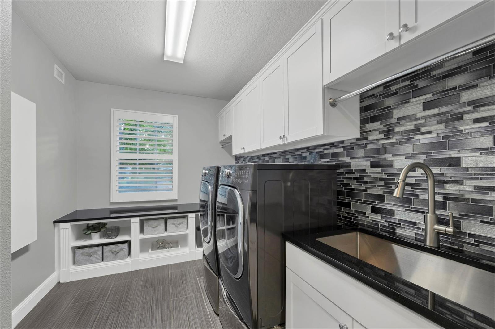 A4663948 Property Photo