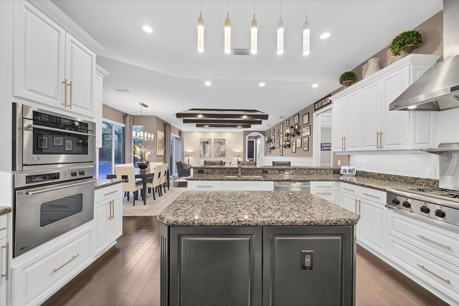 A4663948 Property Photo