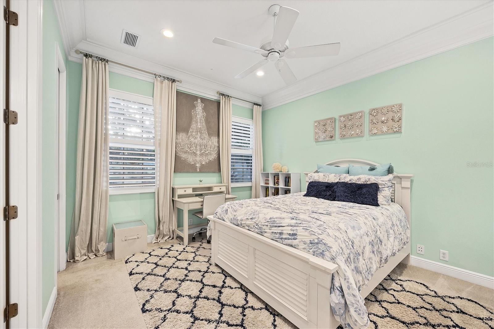 A4663948 Property Photo