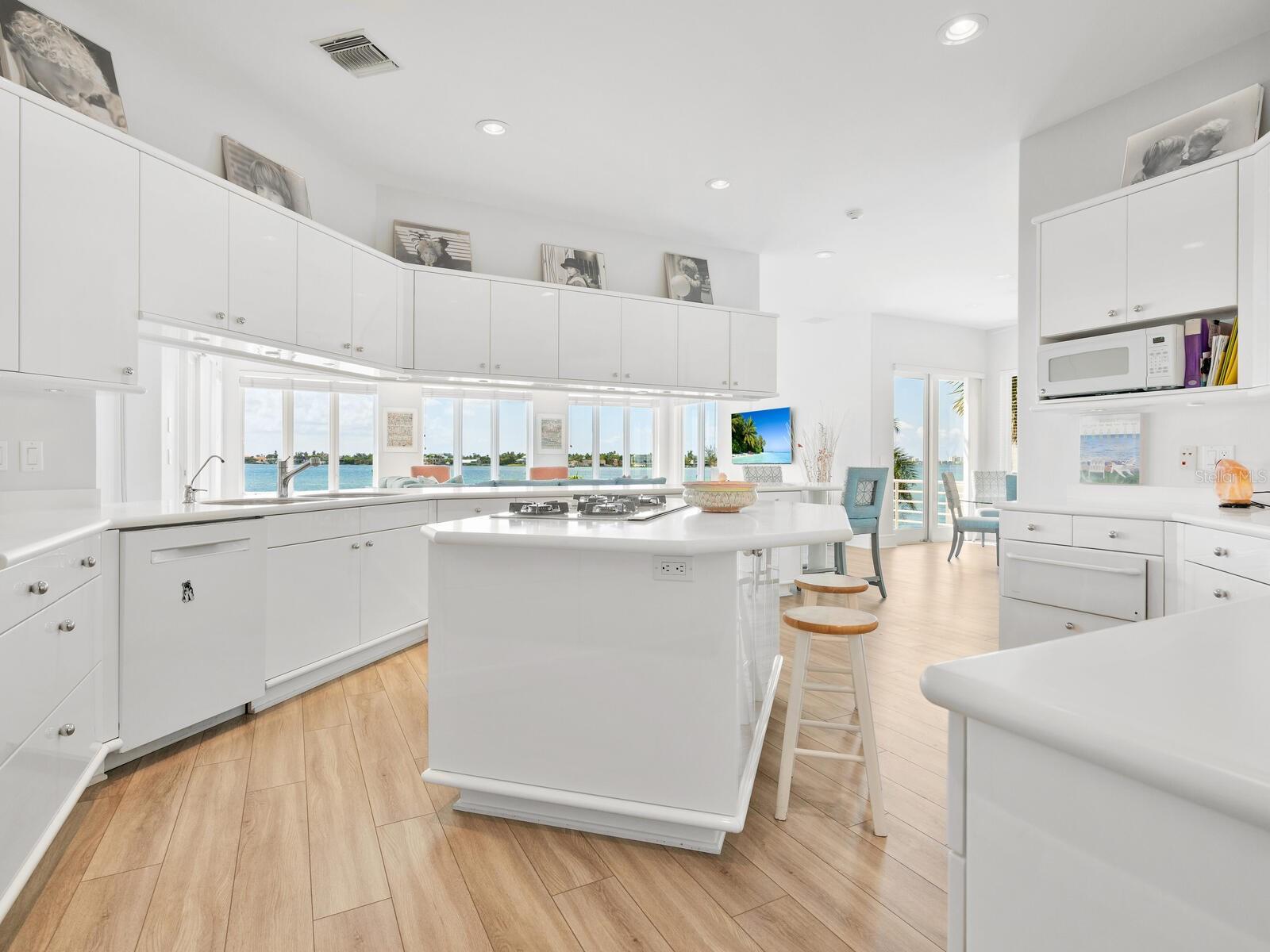 A4663954 Property Photo