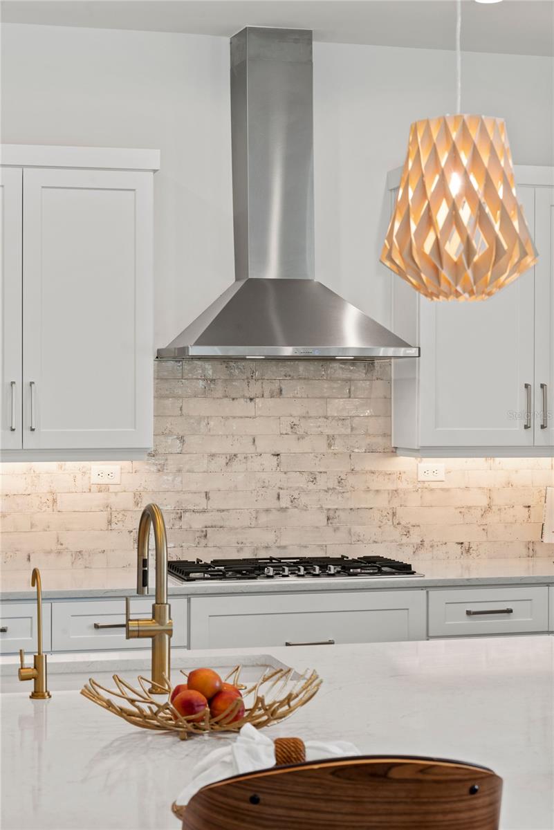 2219 MUSSELWHITE AVE, ORLANDO, FL, 32804