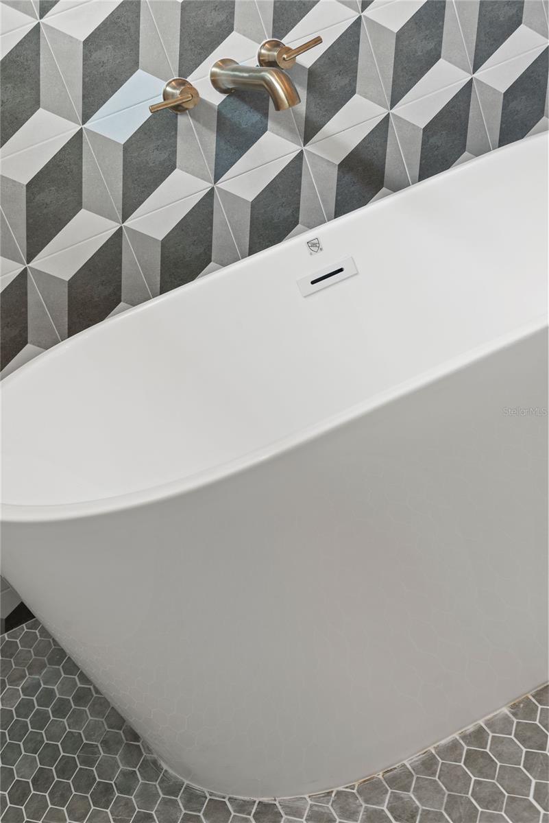 2219 MUSSELWHITE AVE, ORLANDO, FL, 32804