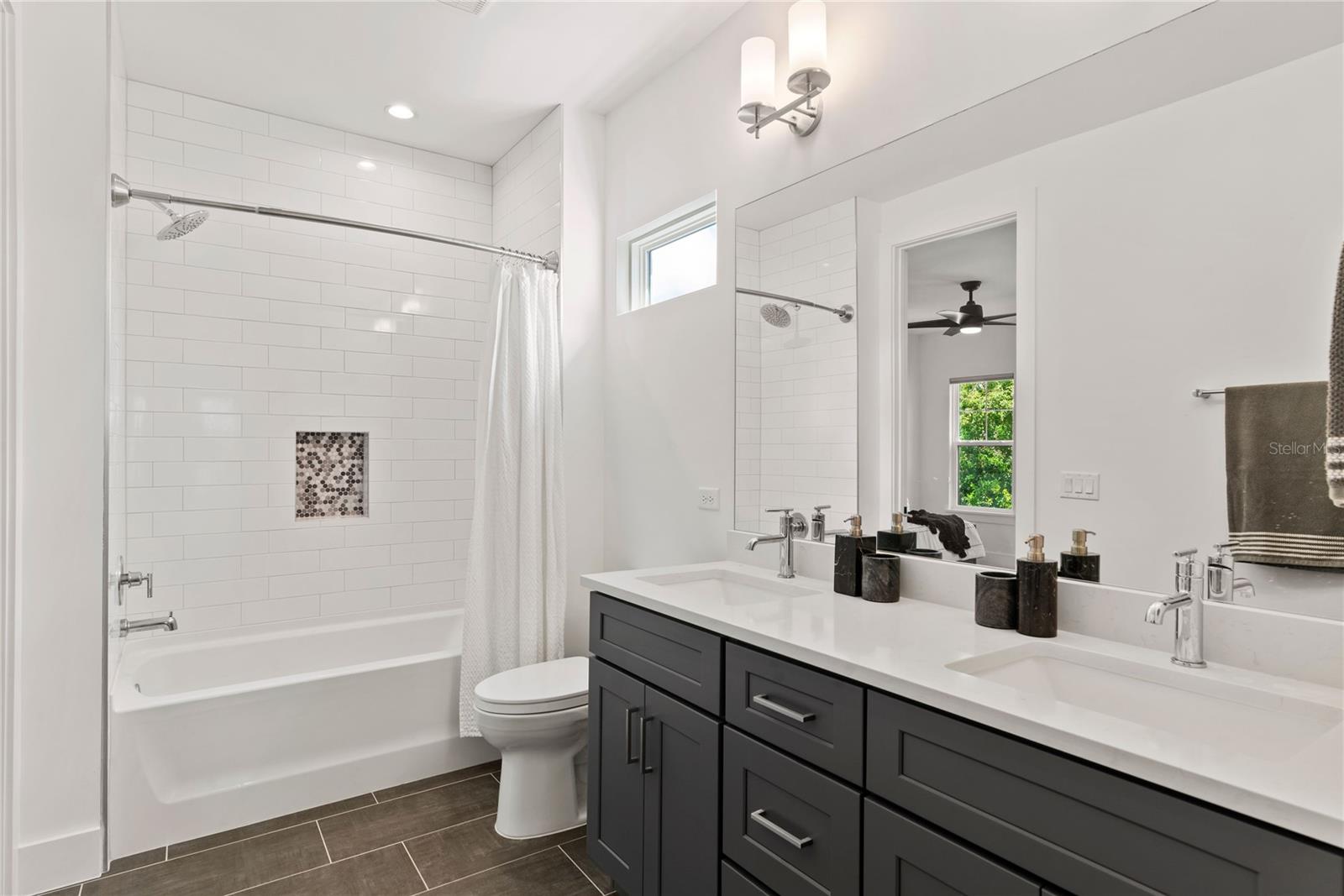 2219 MUSSELWHITE AVE, ORLANDO, FL, 32804