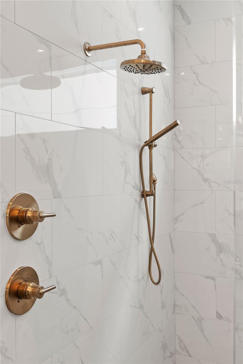 2219 MUSSELWHITE AVE, ORLANDO, FL, 32804