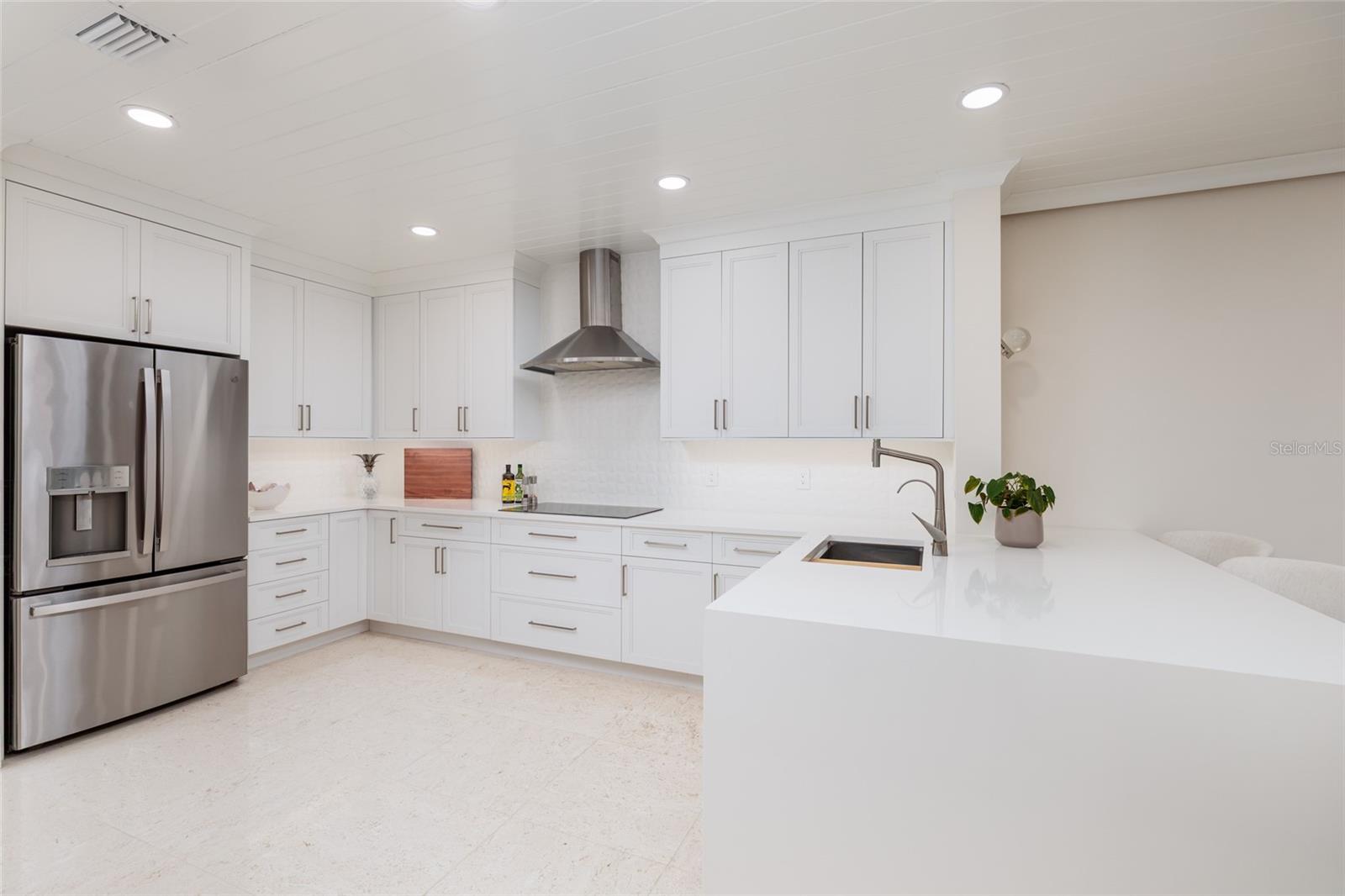 903 PINELLAS BAYWAY S #104, TIERRA VERDE, FL, 33715