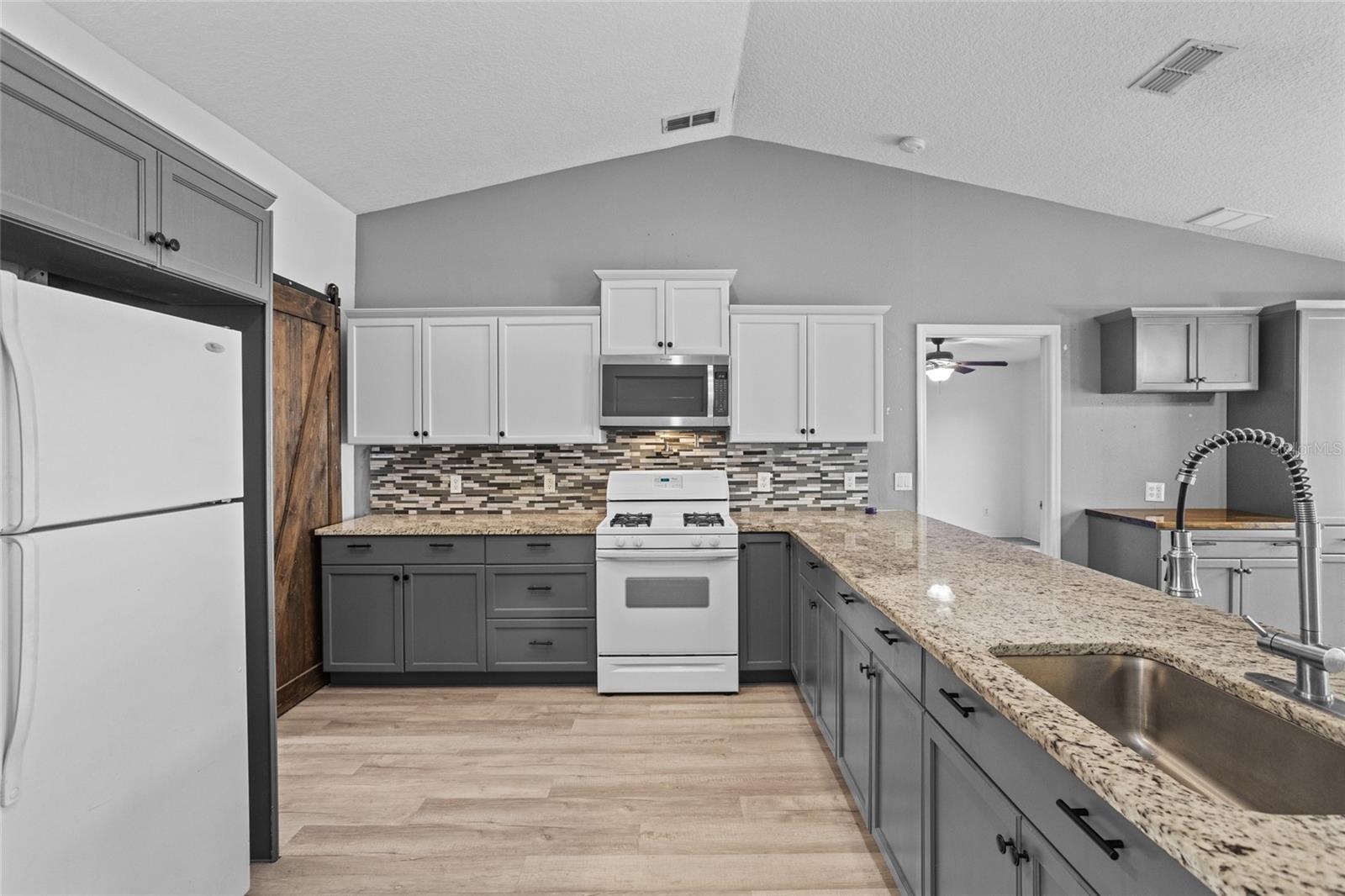 112 LAKE BUTLER AVE, HAINES CITY, FL, 33844