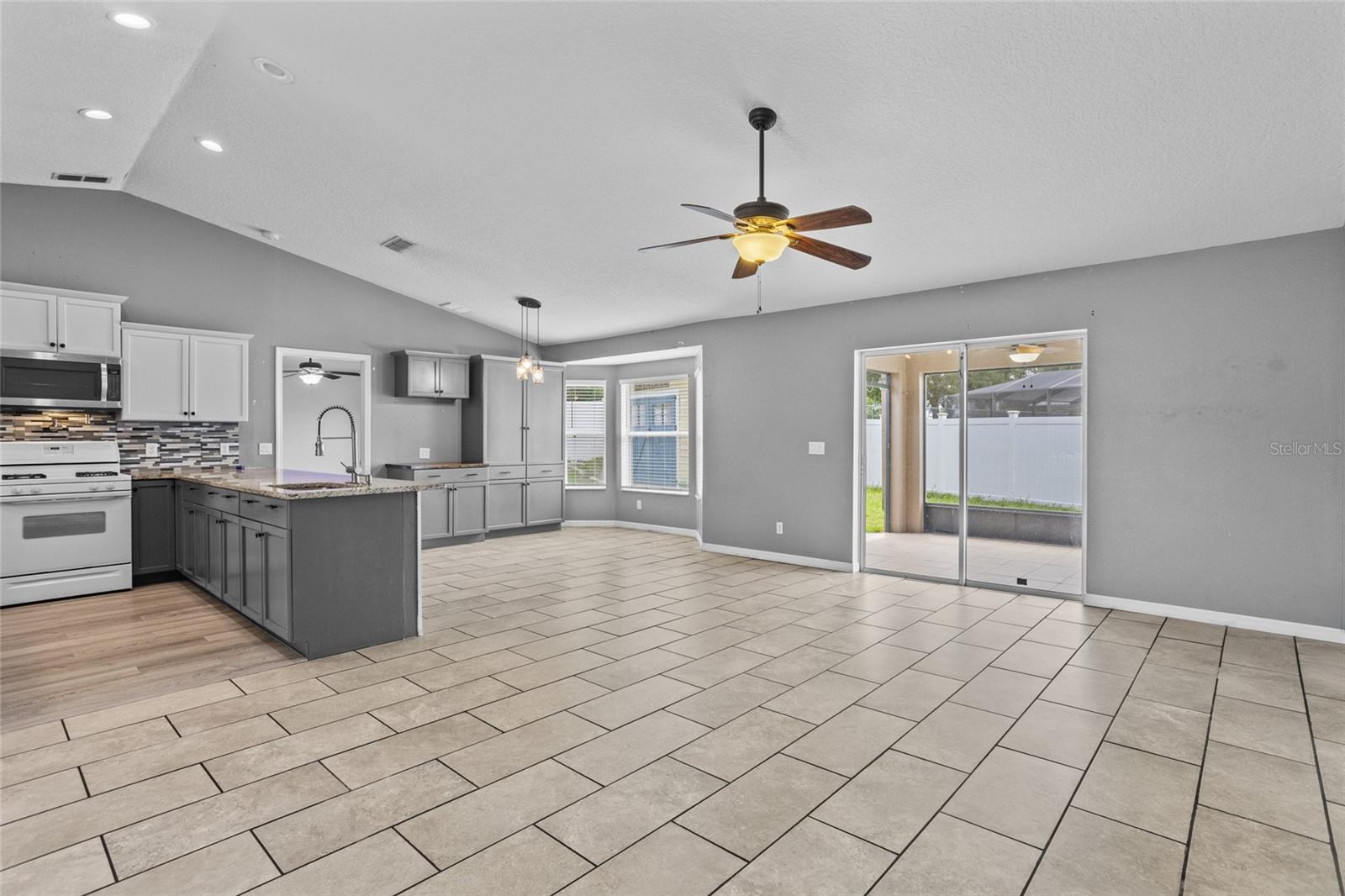 112 LAKE BUTLER AVE, HAINES CITY, FL, 33844