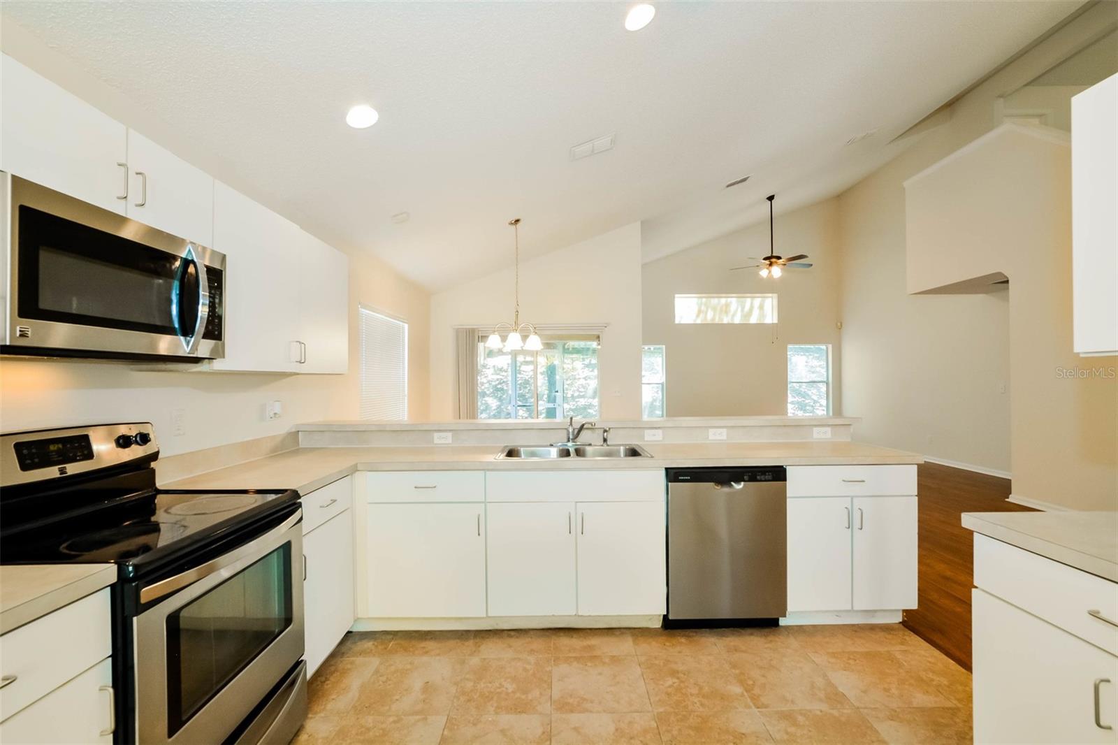 2046 NEWTOWN RD, GROVELAND, FL, 34736