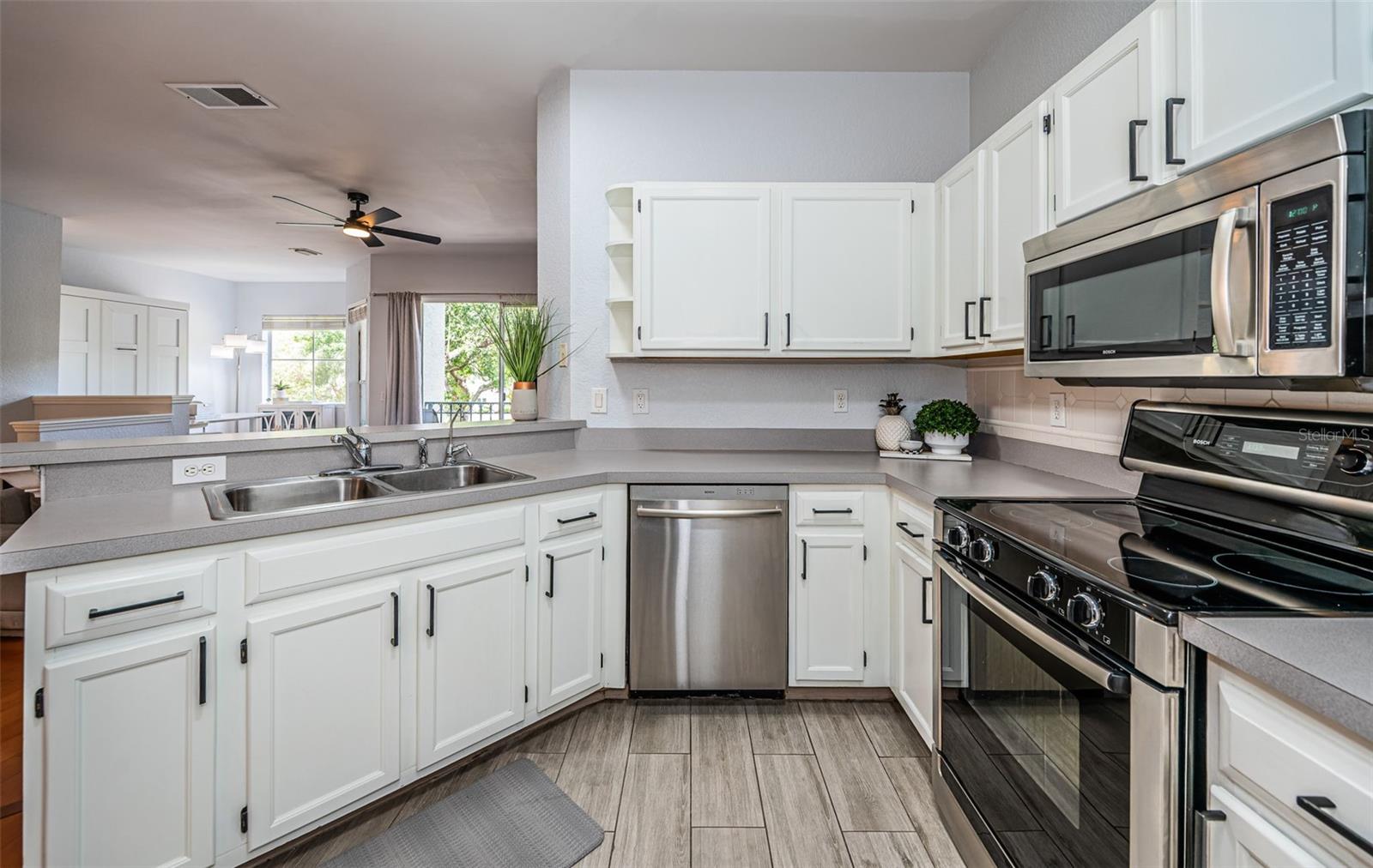 603 FATHOM CT, TAMPA, FL, 33602