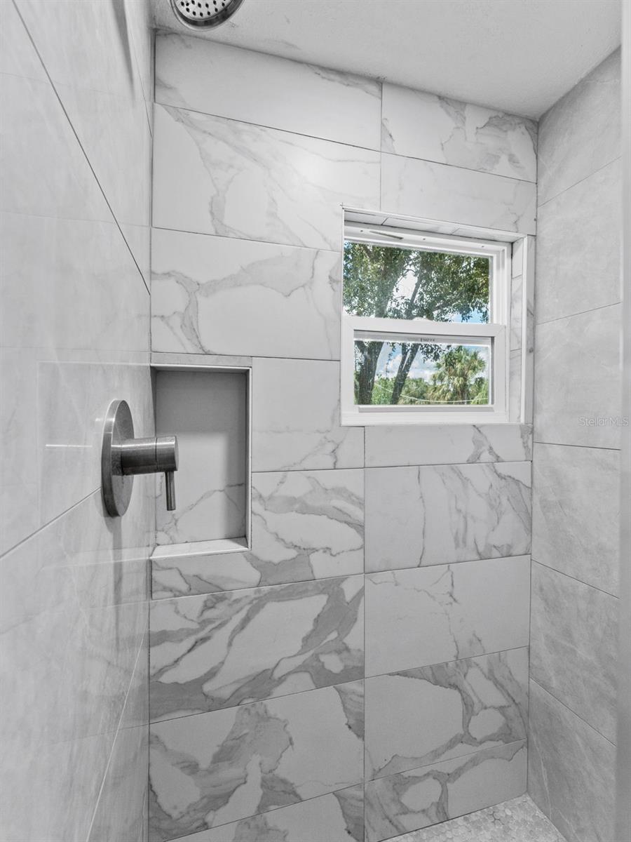 5012 N BRANCH AVE, TAMPA, FL, 33603