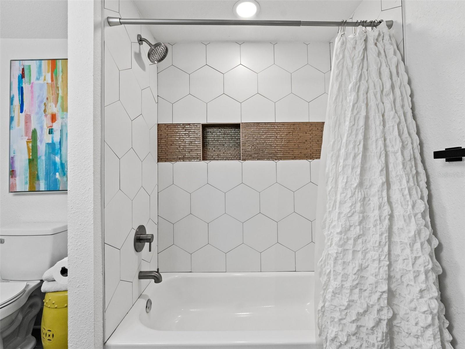 5012 N BRANCH AVE, TAMPA, FL, 33603