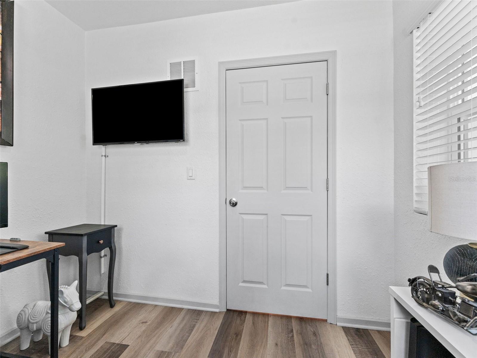 5012 N BRANCH AVE, TAMPA, FL, 33603