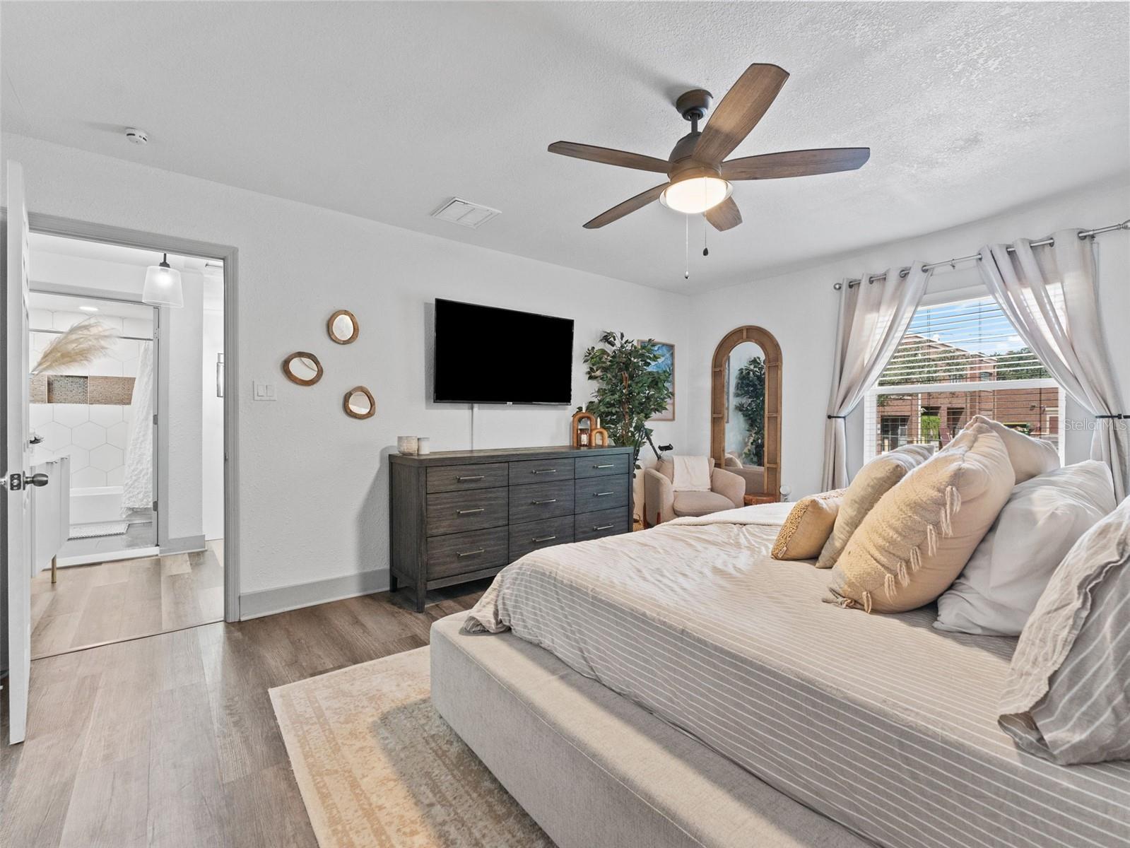 5012 N BRANCH AVE, TAMPA, FL, 33603