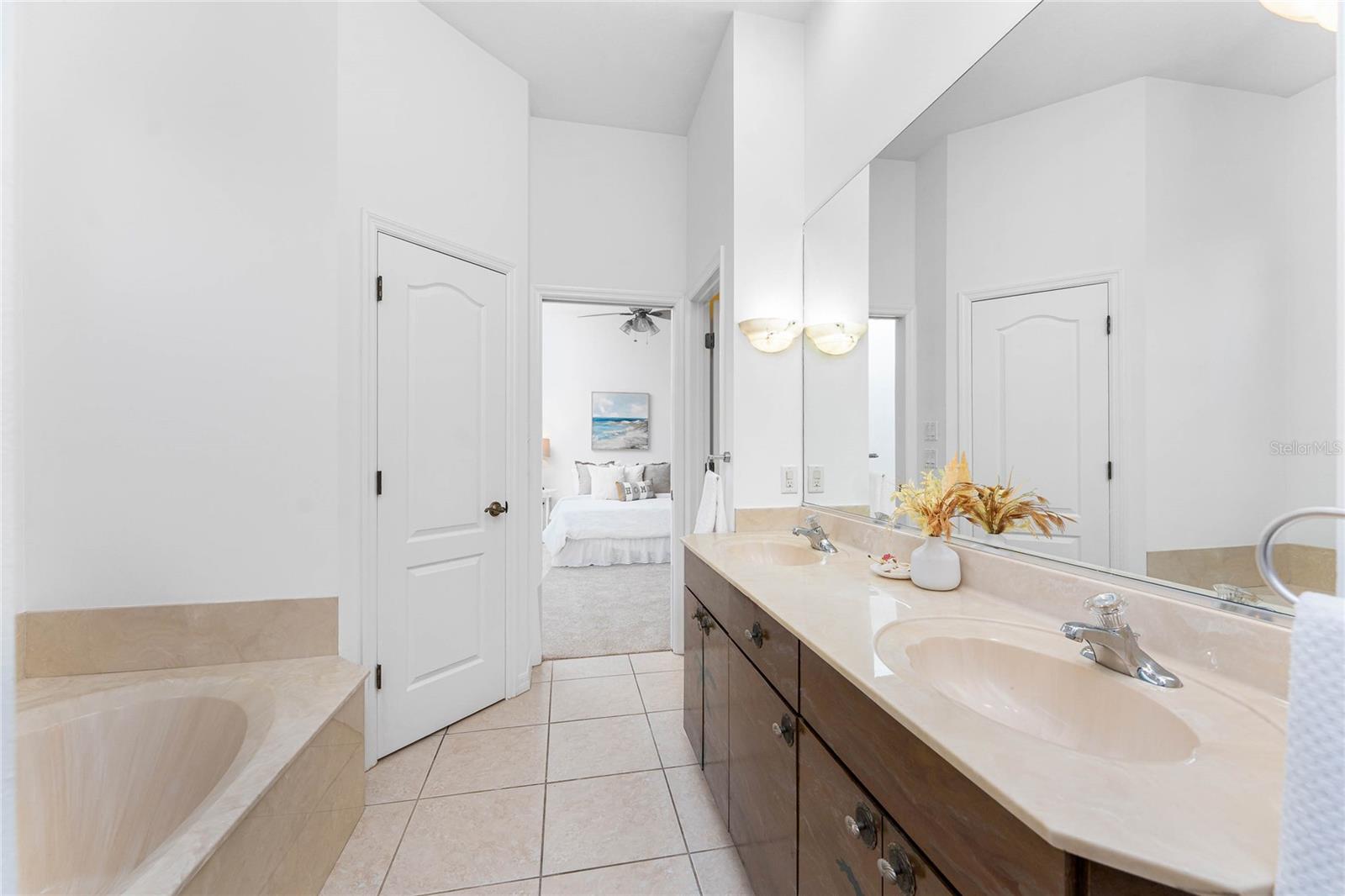 680 LAKESCENE DR, VENICE, FL, 34293