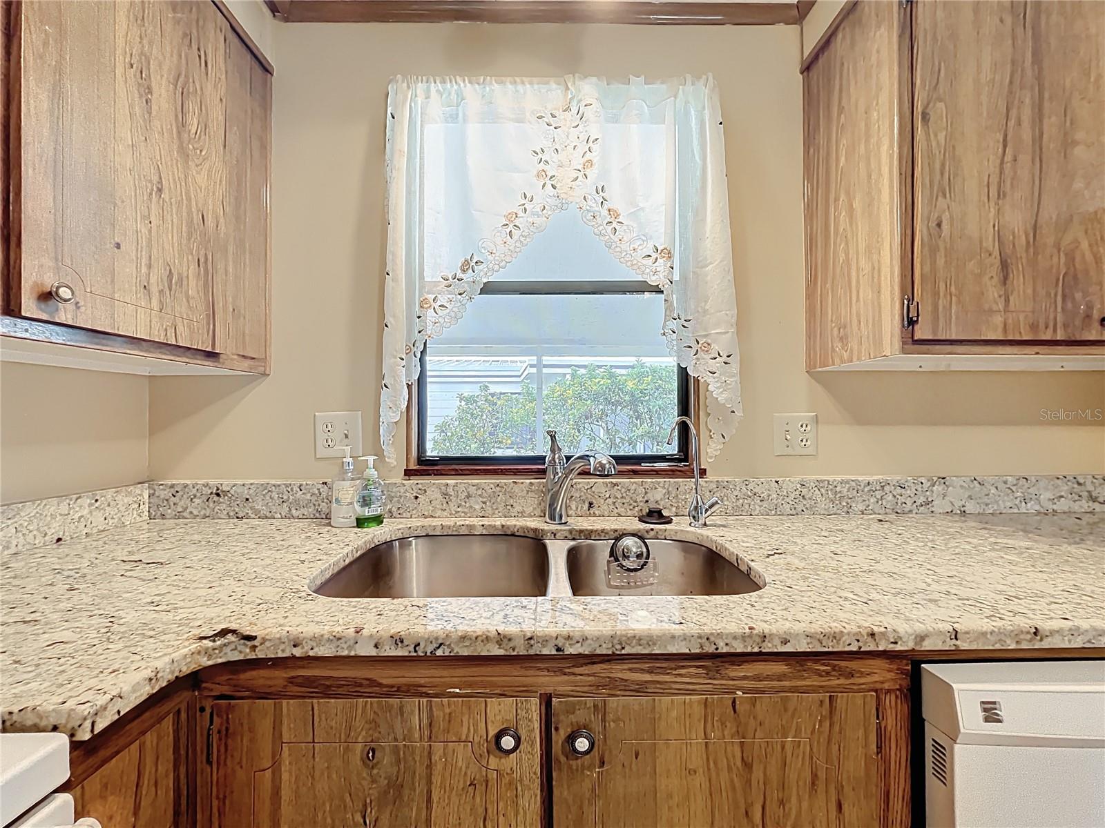 1440 NASSAU CIR, TAVARES, FL, 32778