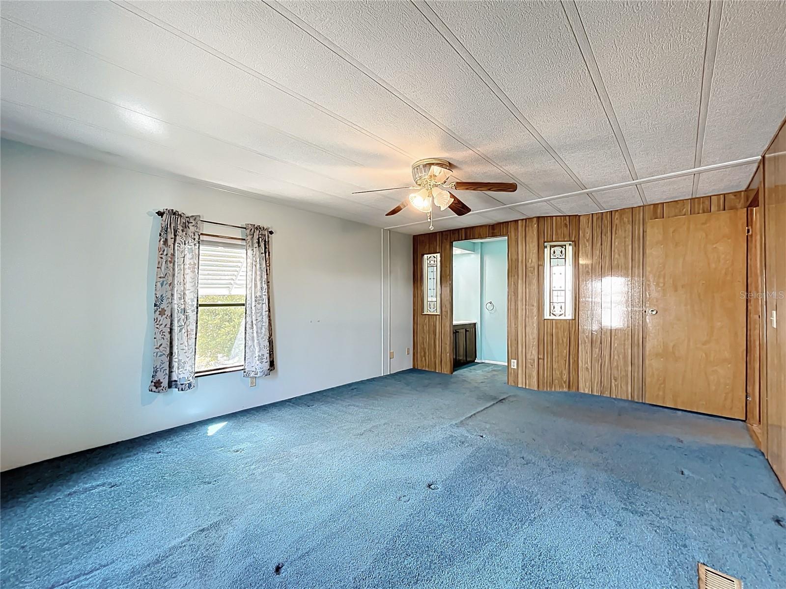 1440 NASSAU CIR, TAVARES, FL, 32778