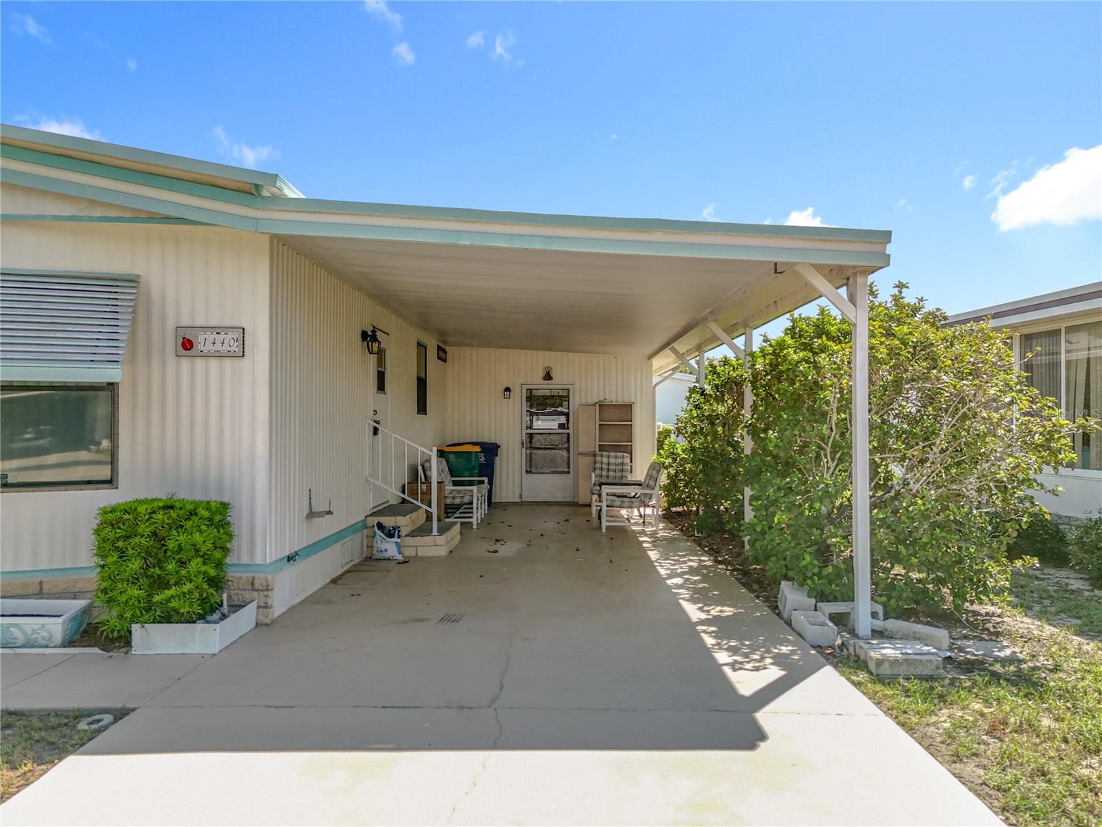 1440 NASSAU CIR, TAVARES, FL, 32778