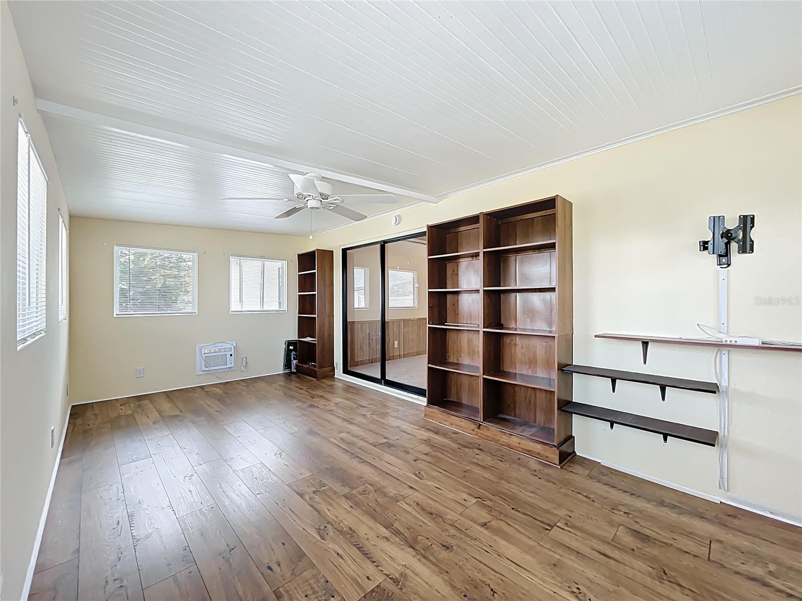 1440 NASSAU CIR, TAVARES, FL, 32778