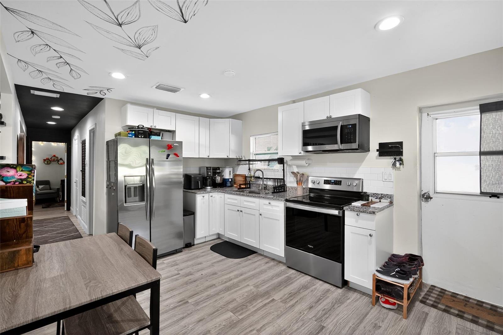 910 WHITEWAY DR, BROOKSVILLE, FL, 34601