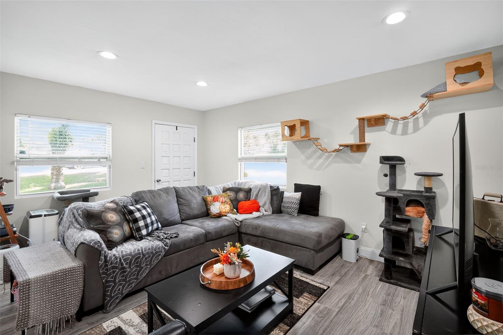 910 WHITEWAY DR, BROOKSVILLE, FL, 34601