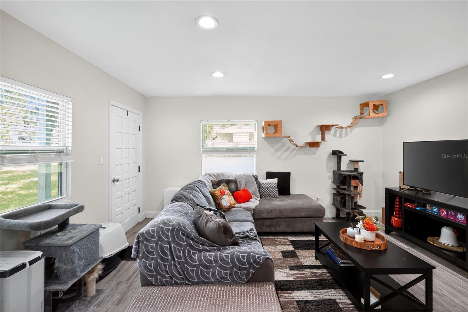 910 WHITEWAY DR, BROOKSVILLE, FL, 34601