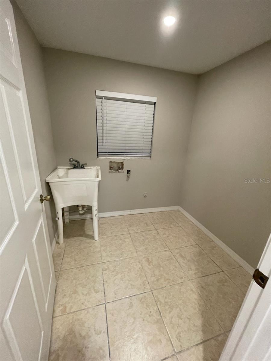 415 AVENUE C NE, WINTER HAVEN, FL, 33881