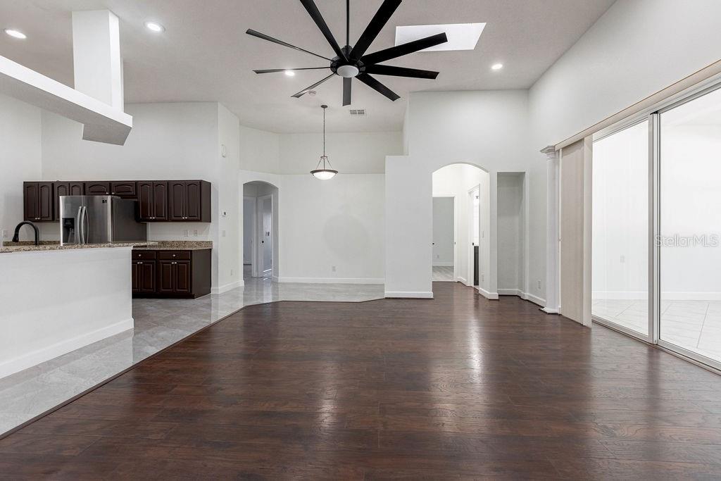 1032 LEGENDS PASS DR, VALRICO, FL, 33594