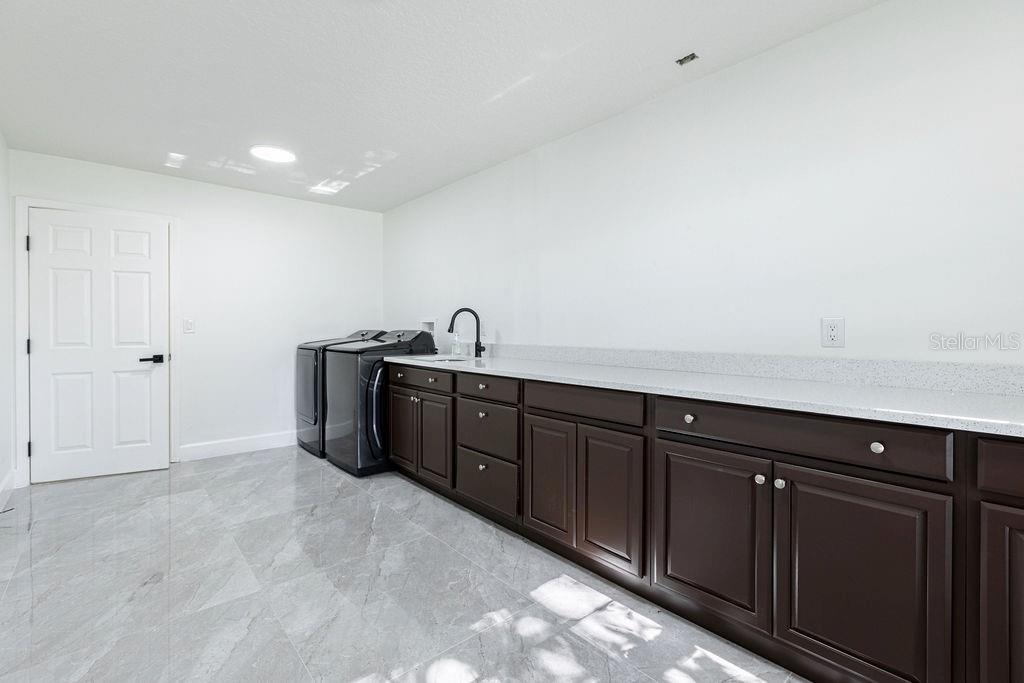 1032 LEGENDS PASS DR, VALRICO, FL, 33594