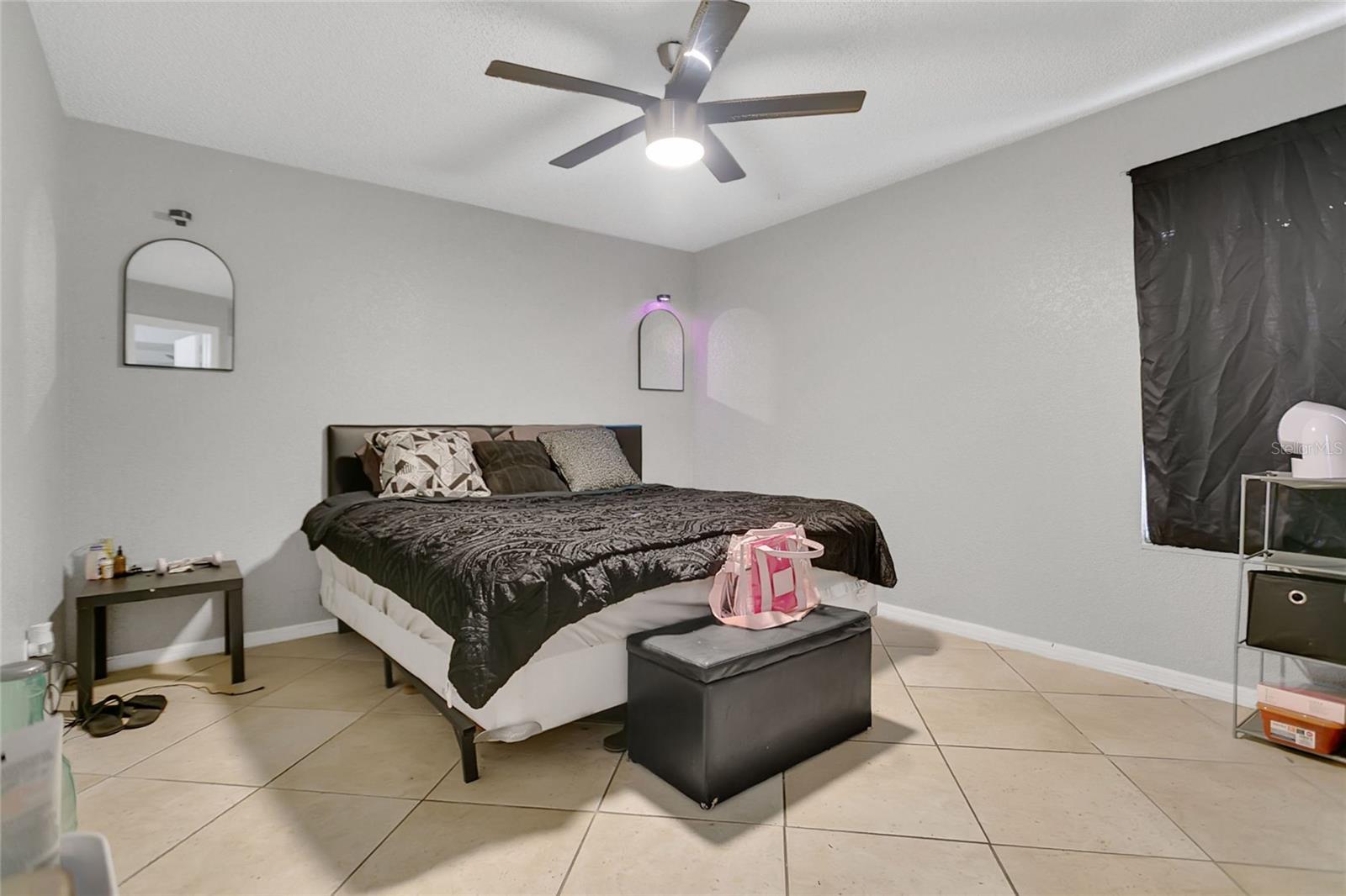 5148 CONROY RD #12, ORLANDO, FL, 32811