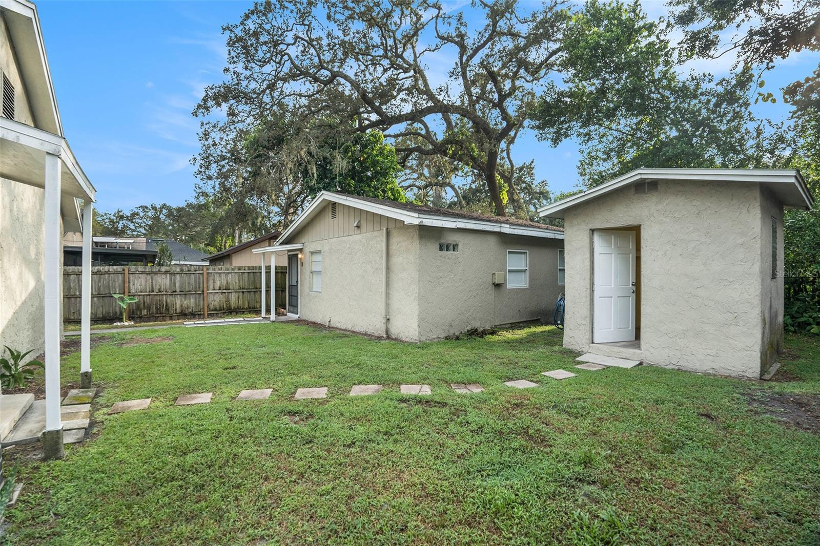 8920 N DEXTER AVE, TAMPA, FL, 33604