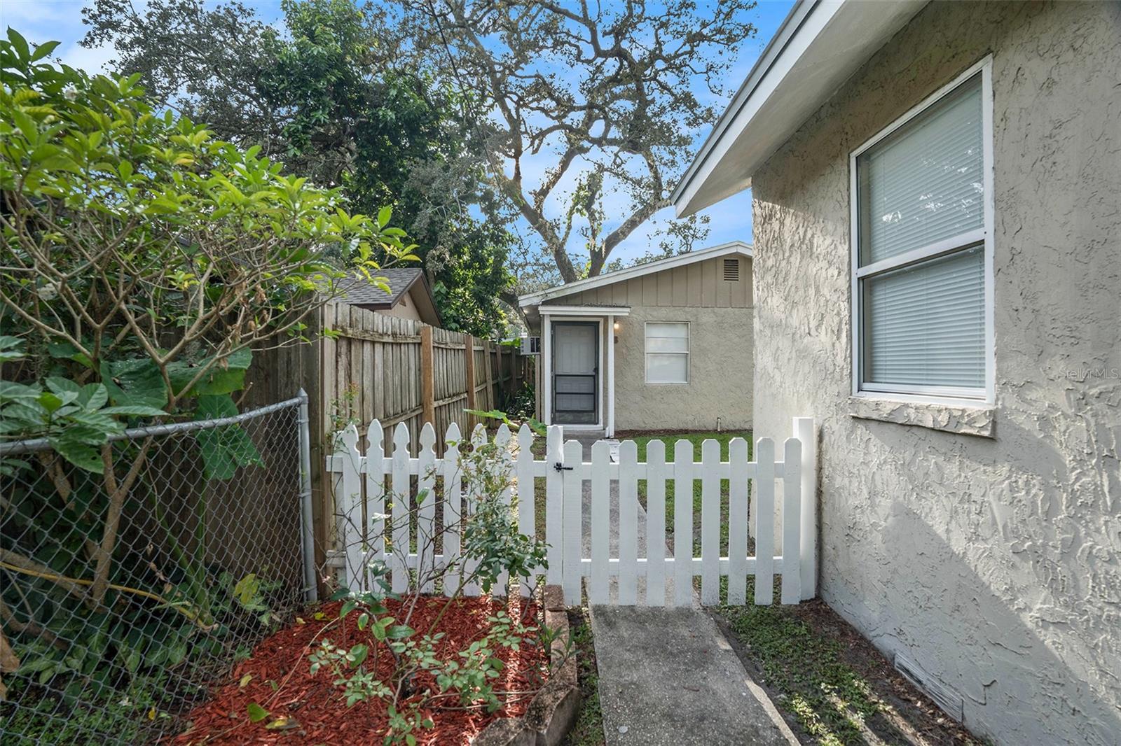 8920 N DEXTER AVE, TAMPA, FL, 33604