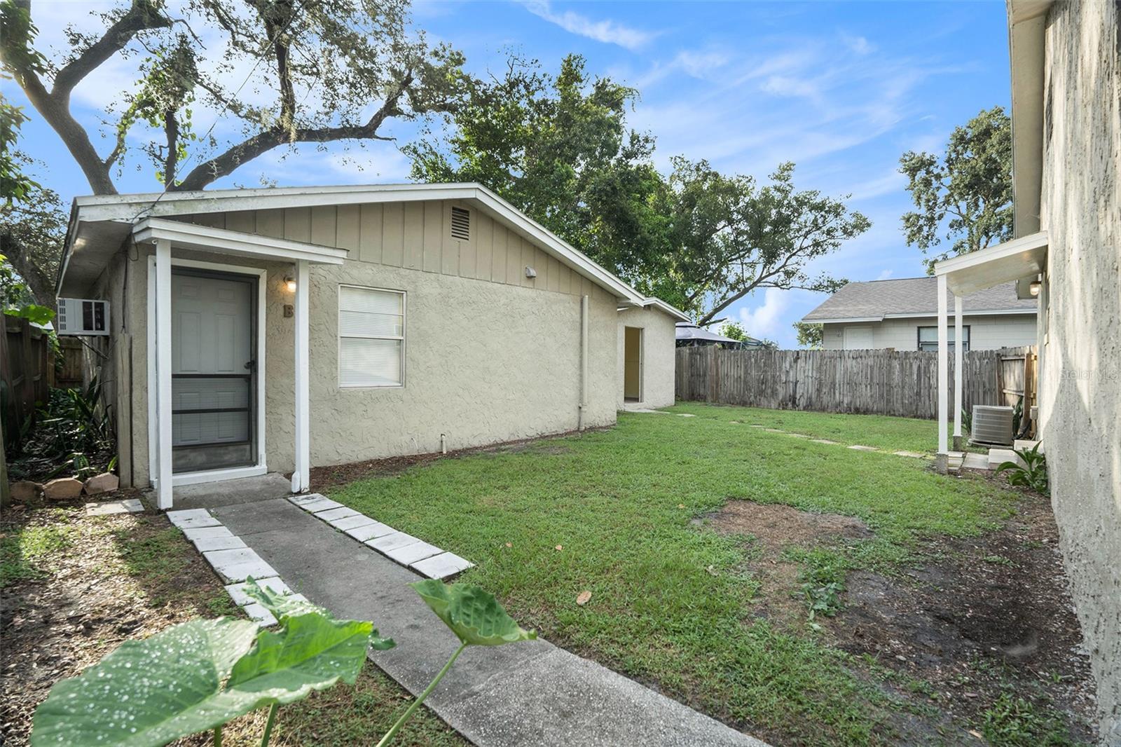 8920 N DEXTER AVE, TAMPA, FL, 33604