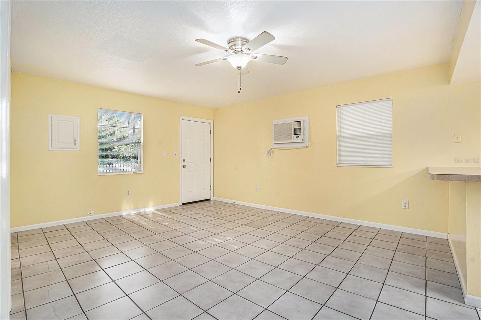 8920 N DEXTER AVE, TAMPA, FL, 33604