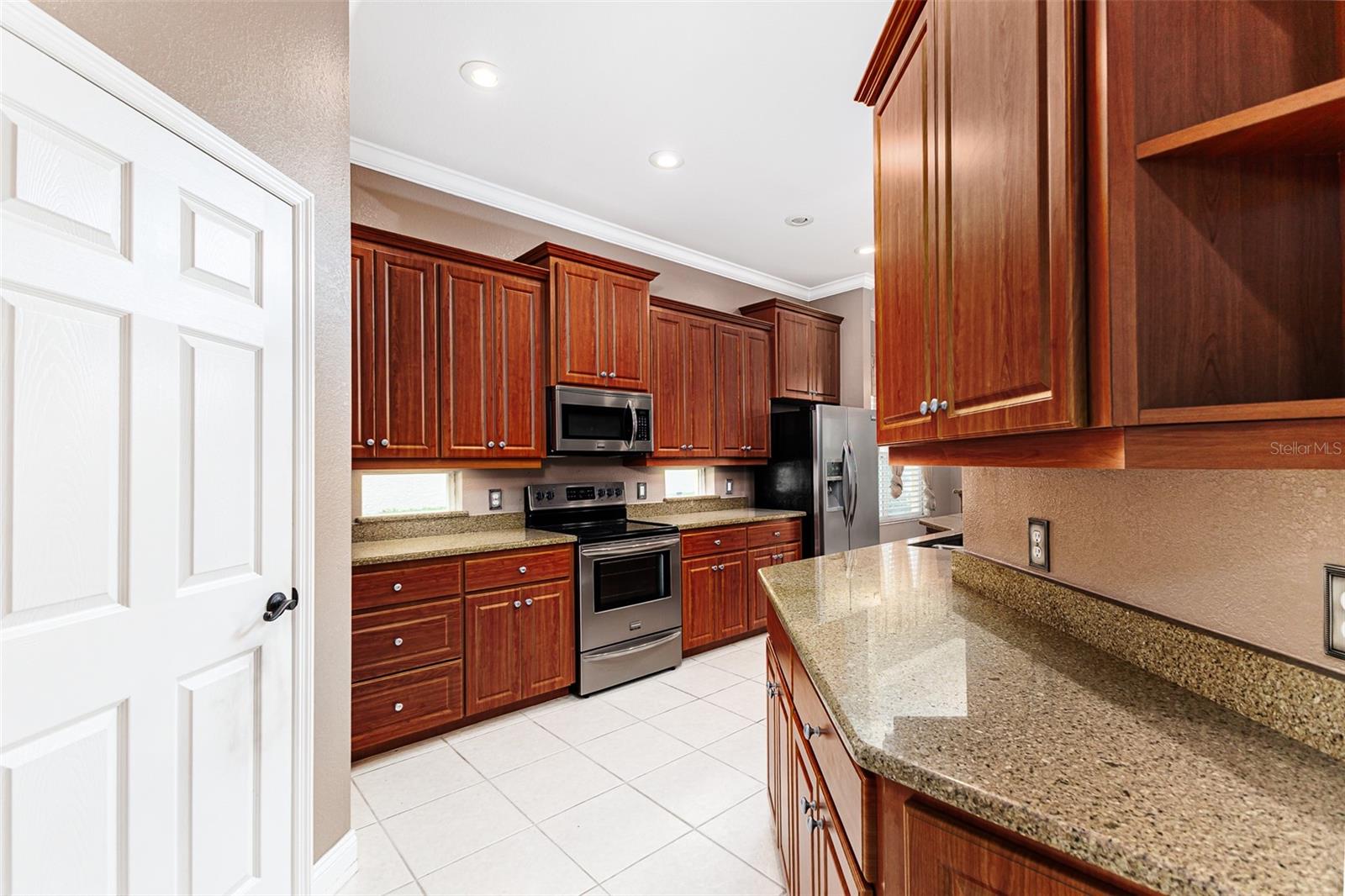 2564 LAUREL GLEN DR, LAKELAND, FL, 33803