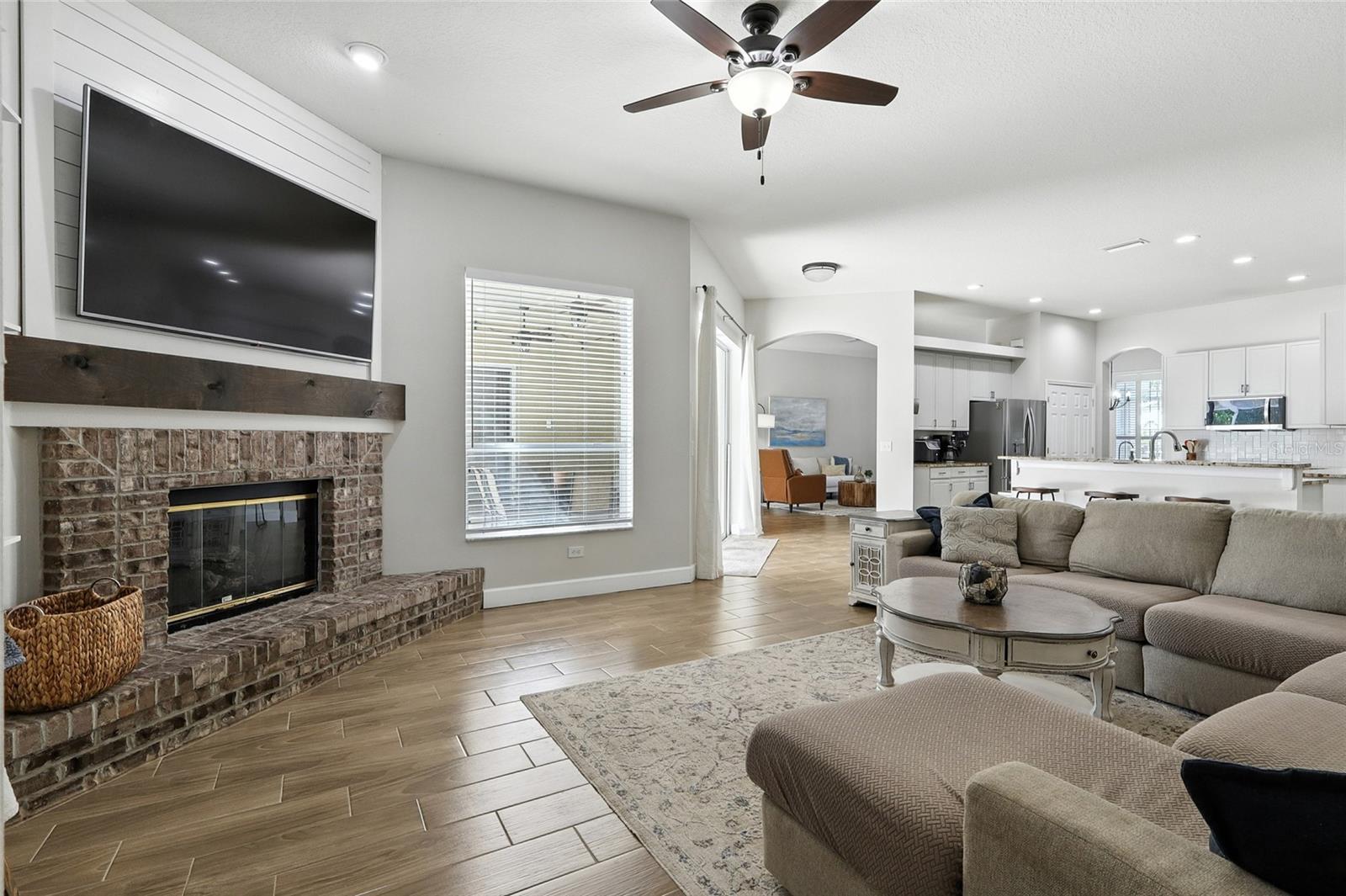 16211 BRIDGEPARK DR, LITHIA, FL, 33547