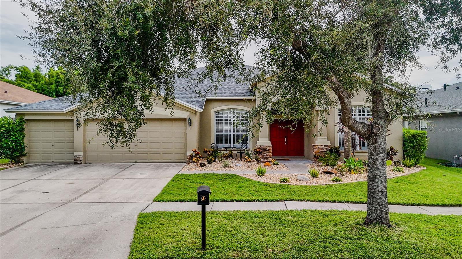 16211 BRIDGEPARK DR, LITHIA, FL, 33547