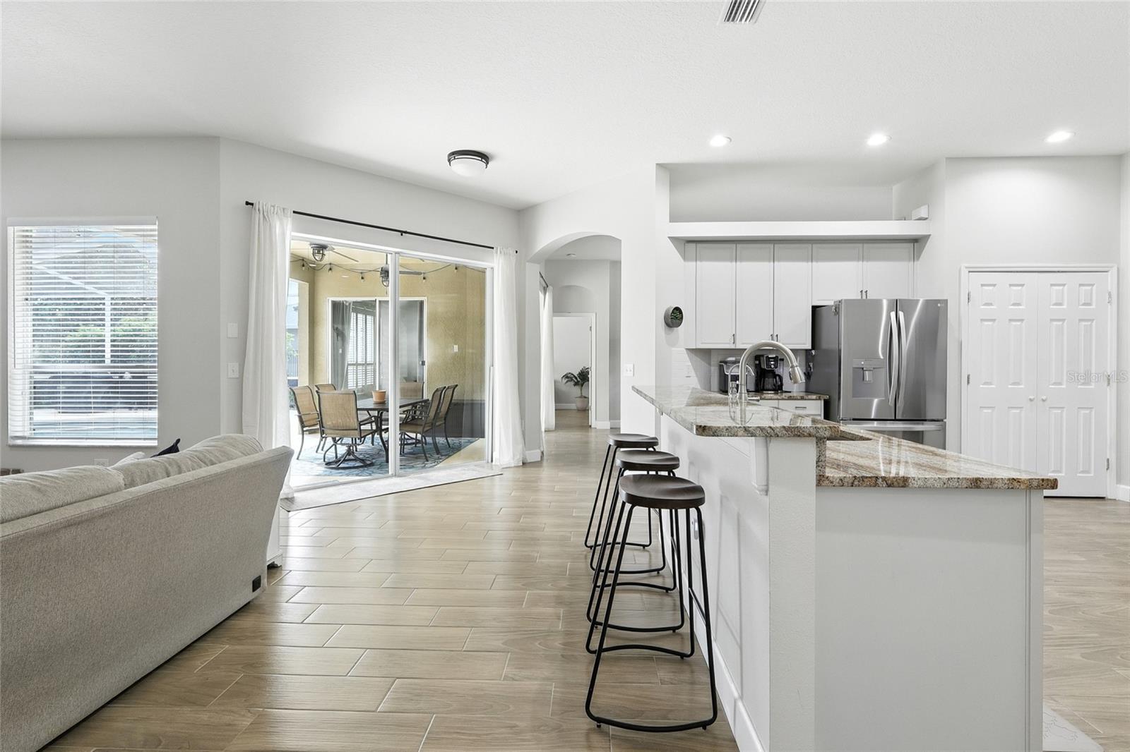 16211 BRIDGEPARK DR, LITHIA, FL, 33547