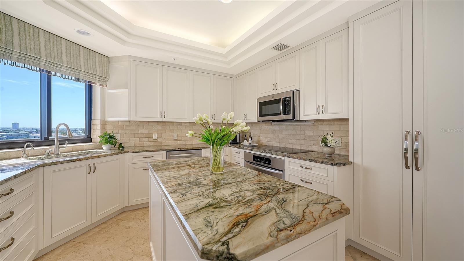 435 L AMBIANCE DR #L707, LONGBOAT KEY, FL, 34228