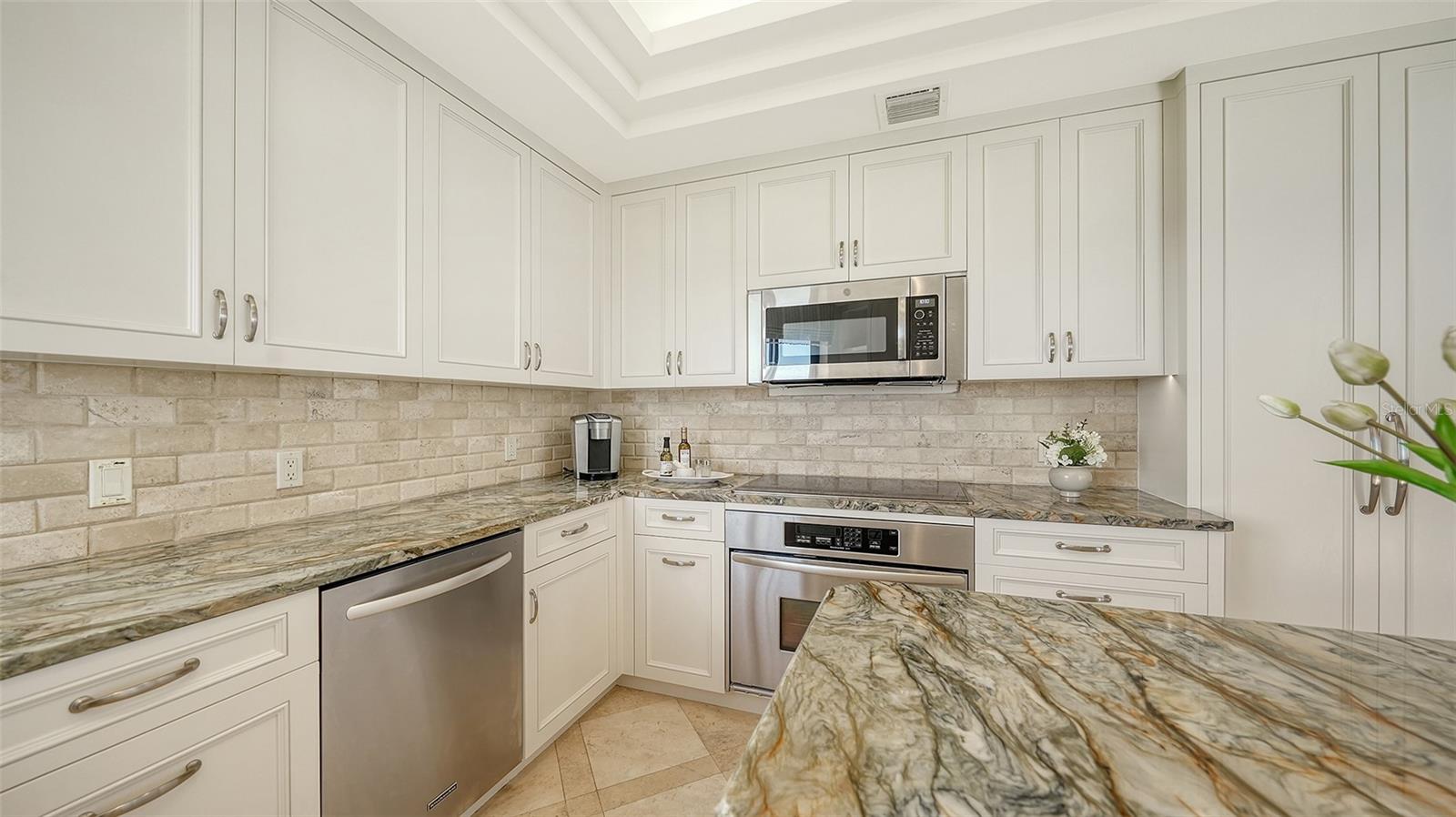 435 L AMBIANCE DR #L707, LONGBOAT KEY, FL, 34228