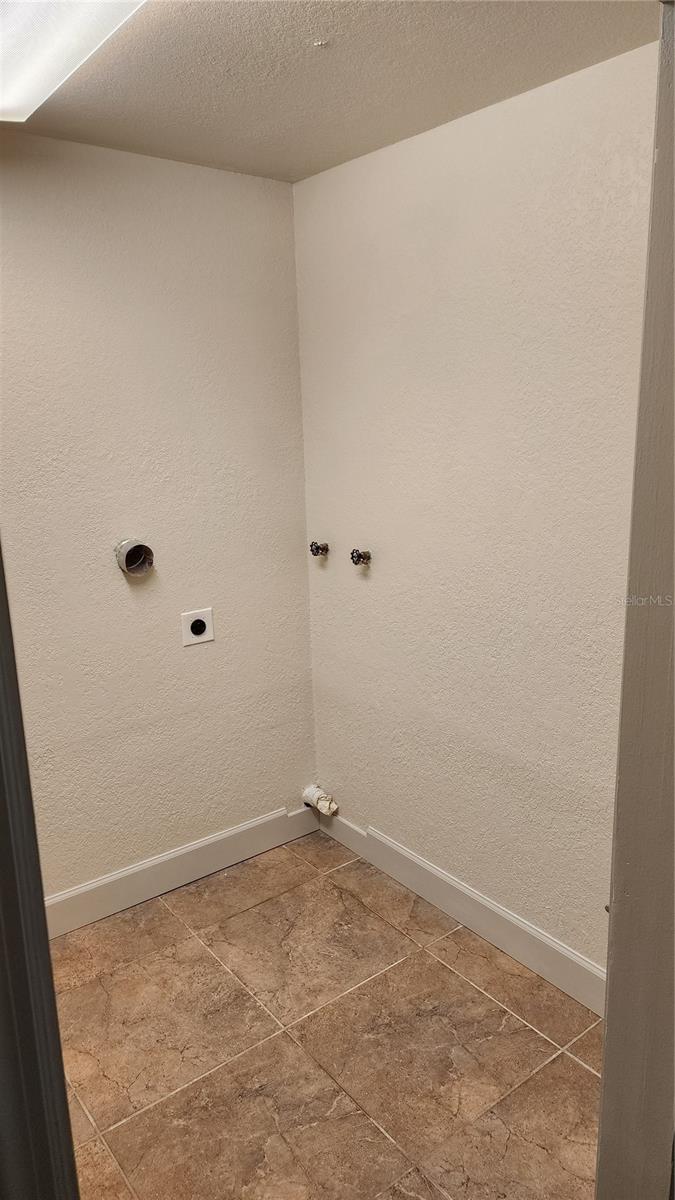 8516 RIVERSIDE DR, PUNTA GORDA, FL, 33982