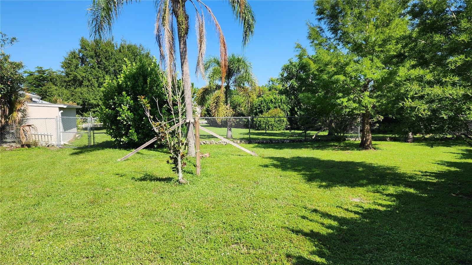 8516 RIVERSIDE DR, PUNTA GORDA, FL, 33982