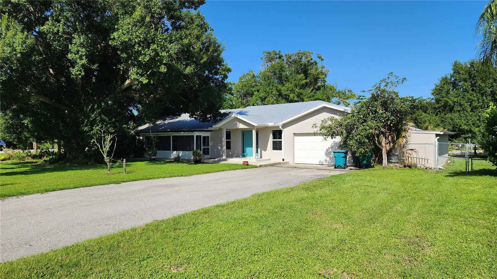 8516 RIVERSIDE DR, PUNTA GORDA, FL, 33982