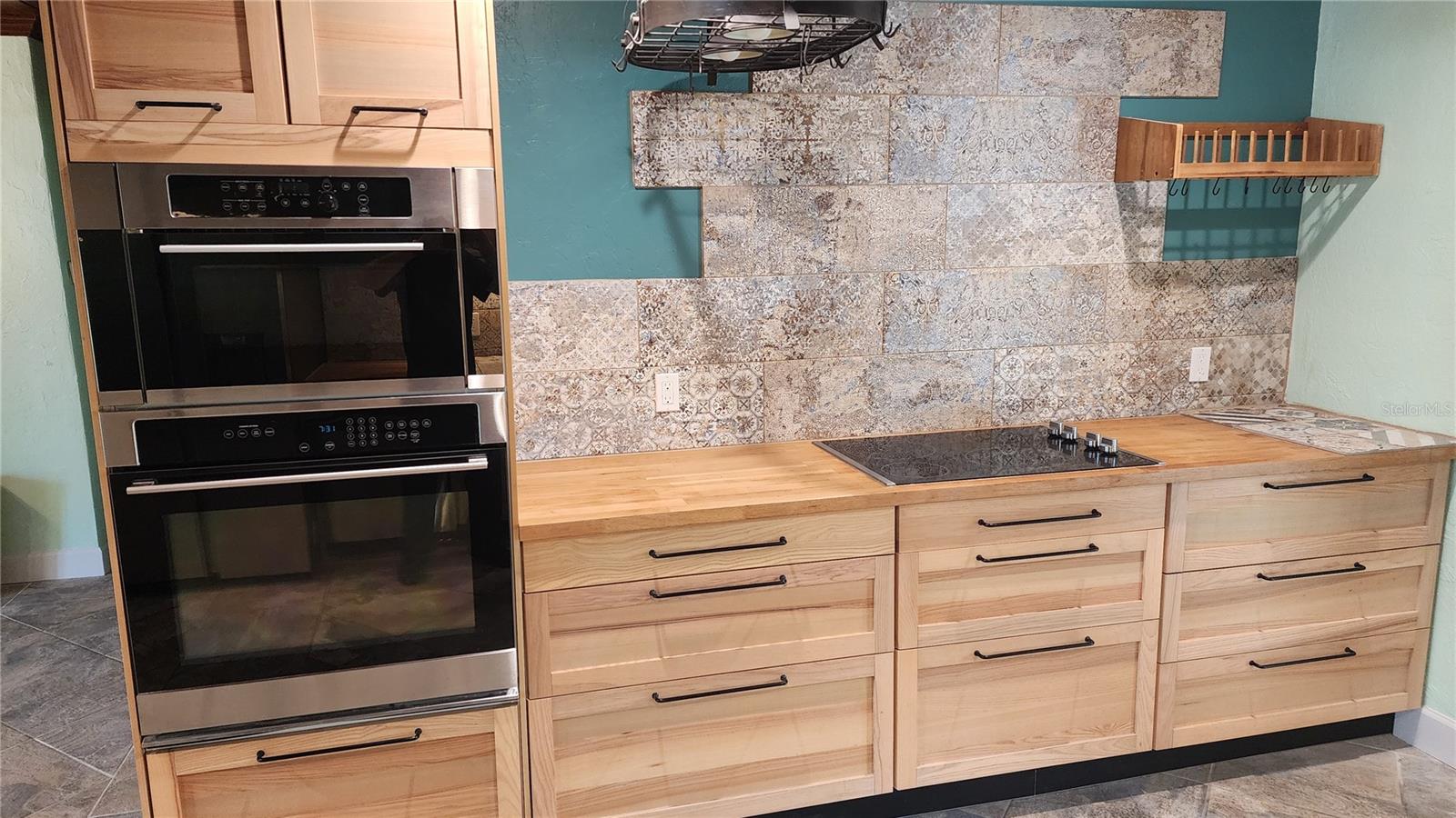 8516 RIVERSIDE DR, PUNTA GORDA, FL, 33982