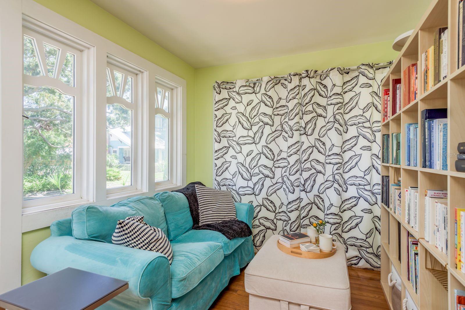 322 12TH AVE NE, ST PETERSBURG, FL, 33701