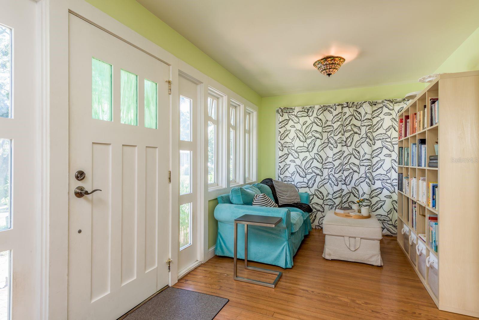 322 12TH AVE NE, ST PETERSBURG, FL, 33701